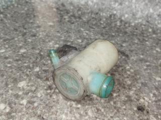 насос (моторчик) омывателя стекла Honda Civic 6 поколение (EJ/EK/EM) [рестайлинг] EJ6 1998