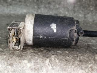 насос (моторчик) омывателя стекла Nissan Micra 2 поколение (K11) 1996