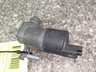 насос (моторчик) омывателя стекла Renault Logan 1 поколение 2008