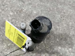 насос (моторчик) омывателя стекла Volvo V70 3 поколение 2010