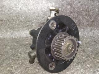 насос вакуумный Nissan Primera P11 1999