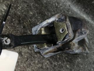 ограничитель открывания двери BMW 5 серия E39 2000