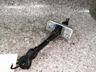 ограничитель открывания двери Chevrolet Cruze 1 поколение 2012