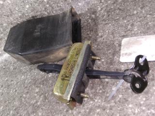 ограничитель открывания двери Chrysler PT Cruiser 1 поколение 2005