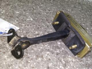 ограничитель открывания двери Chrysler PT Cruiser 1 поколение 2005