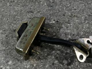 ограничитель открывания двери Chrysler Voyager 4 поколение [рестайлинг] 2005