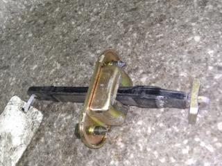 ограничитель открывания двери Mitsubishi Colt 5 поколение (CJO) 1998