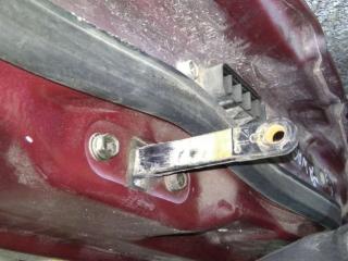 ограничитель открывания двери Mitsubishi Space Wagon 2 поколение (Typ N30/N40) 1994