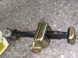 ограничитель открывания двери Nissan Primera P12 2005