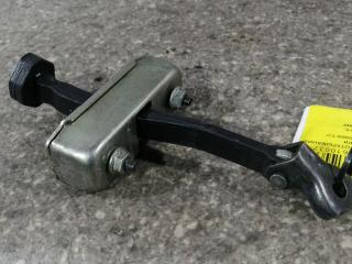 ограничитель открывания двери Toyota Avensis 3 поколение (T270) 2010