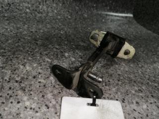 ограничитель открывания двери Toyota Carina T190 1995