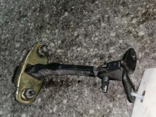 ограничитель открывания двери Toyota Carina T190 1995