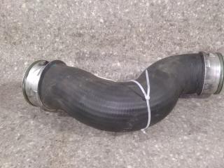 патрубок интеркулера Volkswagen Passat B6 (2005 - 2010), 2.0 л., TDi