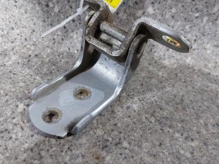 петля двери Kia Cerato 1 поколение 2006