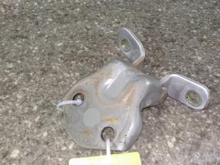 петля двери Mazda 323 BJ 2001