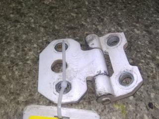 петля двери Mercedes-Benz 190 1 поколение 1988