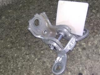 петля двери Skoda Roomster 1 поколение [рестайлинг] 2011