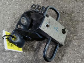 петля двери Volkswagen Golf 5 поколение 2006