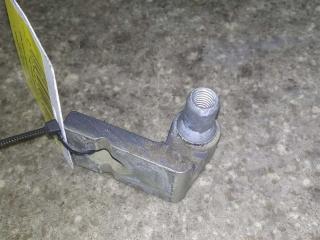 петля двери Volkswagen Passat B6 2008