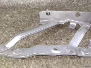 петля капота левая Chrysler PT Cruiser 1 поколение 2005