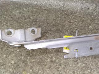 петля капота левая Mazda 323 BJ [рестайлинг] 2003