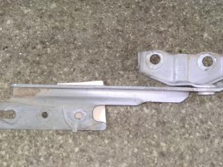 петля капота правая Mazda 323 BJ [рестайлинг] 2003