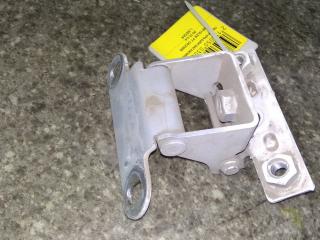 петля крышки багажника Chrysler PT Cruiser 1 поколение 2005