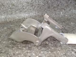 петля крышки багажника Chrysler Voyager 4 поколение 2003