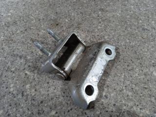 петля крышки багажника Lexus RX 2 поколение 2006