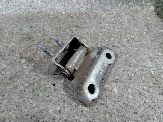 петля крышки багажника Lexus RX 2 поколение 2006