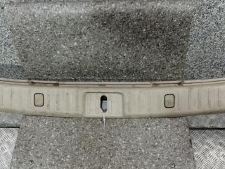 накладка внутренняя на заднюю панель кузова Lexus RX 2 поколение (2003 - 2006), 69422-OE010