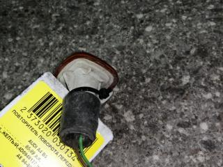 повторитель поворота на крыле правый Audi A6 4A/C4 1997