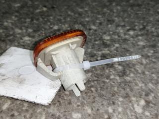 повторитель поворота на крыле правый Audi A8 D2/4D 1997