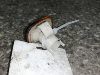 повторитель поворота на крыле правый Audi A8 D2/4D 1997