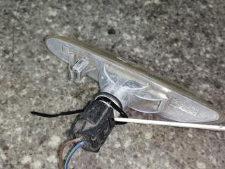 повторитель поворота на крыле правый BMW 3 серия E46 2003