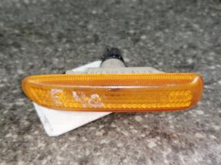 повторитель поворота на крыле левый BMW 3 серия E46 2000