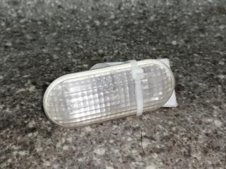 повторитель поворота на крыле правый Ford Focus 2 поколение 2006