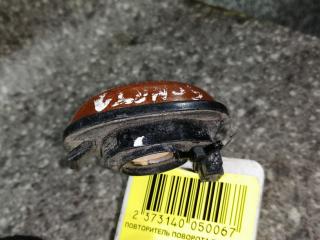 повторитель поворота на крыле правый Hyundai Sonata Y3 [рестайлинг] 1996