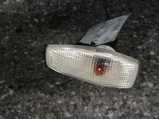 повторитель поворота на крыле левый Hyundai Trajet 1 поколение 2004