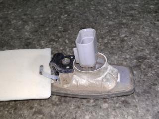 повторитель поворота на крыле левый Kia Sportage 2 поколение 2007