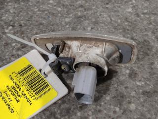 повторитель поворота на крыле правый Kia Sportage 2 поколение 2007