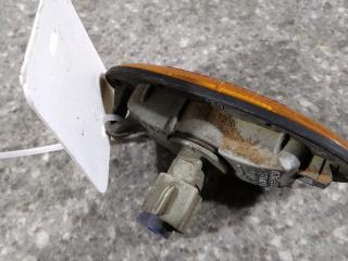 повторитель поворота на крыле левый Mazda 323 BA 1996