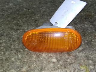 повторитель поворота на крыле правый Mitsubishi Colt 5 поколение (CJO) 1998