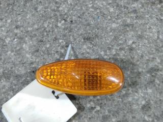 повторитель поворота на крыле правый Mitsubishi Space Wagon 2 поколение (Typ N30/N40) 1994