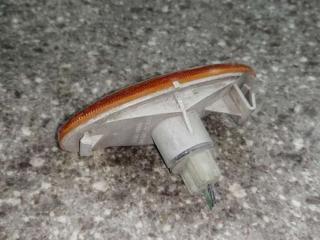 повторитель поворота на крыле правый Nissan Almera Tino V10 2003