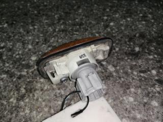 повторитель поворота на крыле левый Nissan Maxima A32 1998