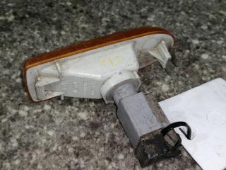 повторитель поворота на крыле левый Nissan Primera P10 1993