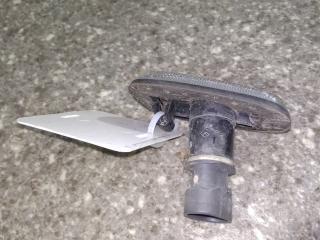 повторитель поворота на крыле правый Opel Zafira 1 поколение (A) 2002