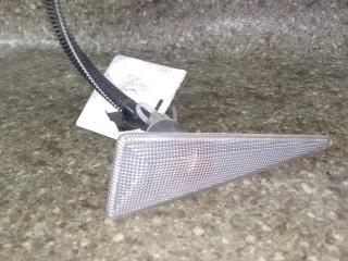 повторитель поворота на крыле левый Renault Espace 4 поколение 2004