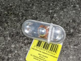 повторитель поворота на крыле правый SEAT Toledo 3 поколение 2007